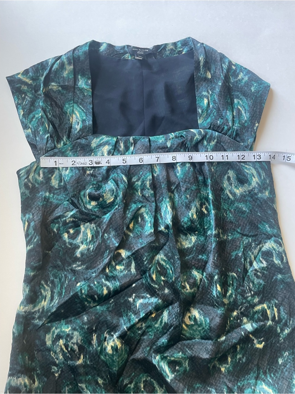 100% Silk Ann Taylor Top Dark Blue and Green Pattern - Picture 5 of 7